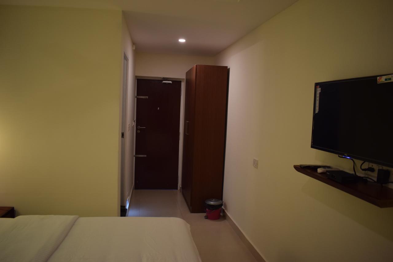 فندق بونديتْشيريفي  Ak Sea View Residency المظهر الخارجي الصورة